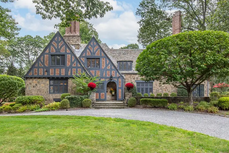 21 Hampshire Road, Bronxville