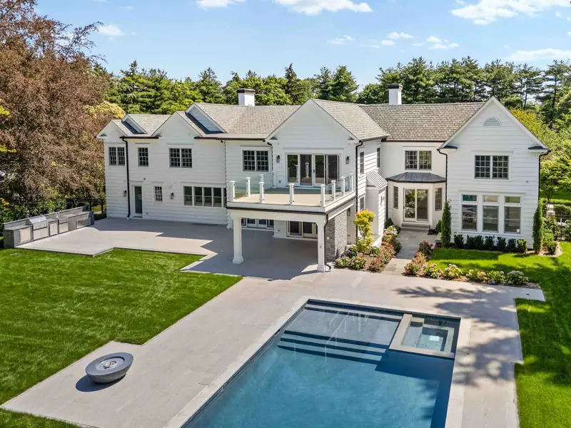 42 Mamaroneck Road, Scarsdale