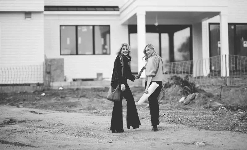Angela Retelny and Jessica Retelny Shames walking together